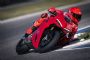 杜卡迪全新Panigale V2耀目登场，Panigale家族双星聚首共续荣耀